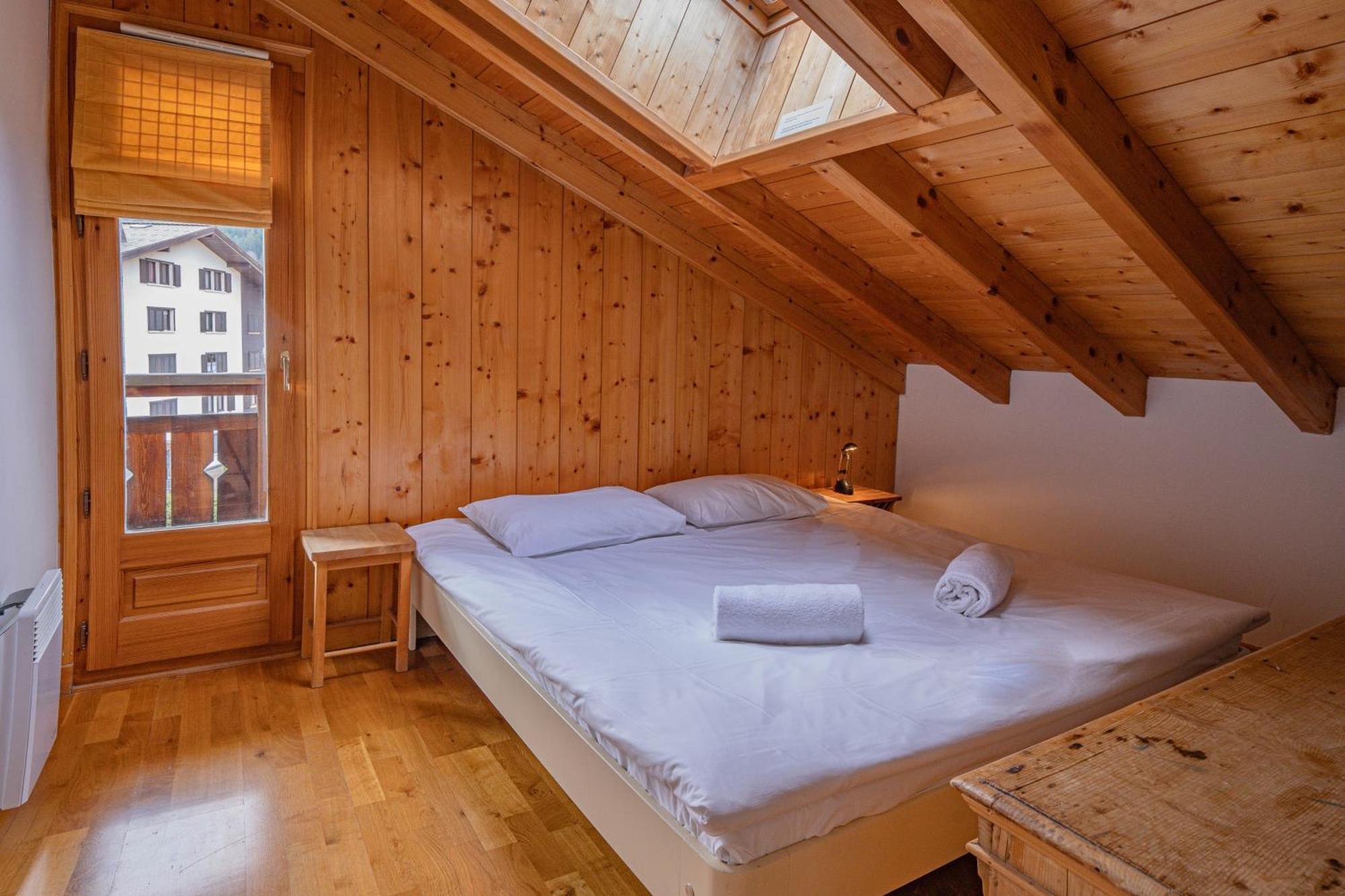 Apartment Capucin - A 3 Bedroom Chamonix Mountain Loft Экстерьер фото