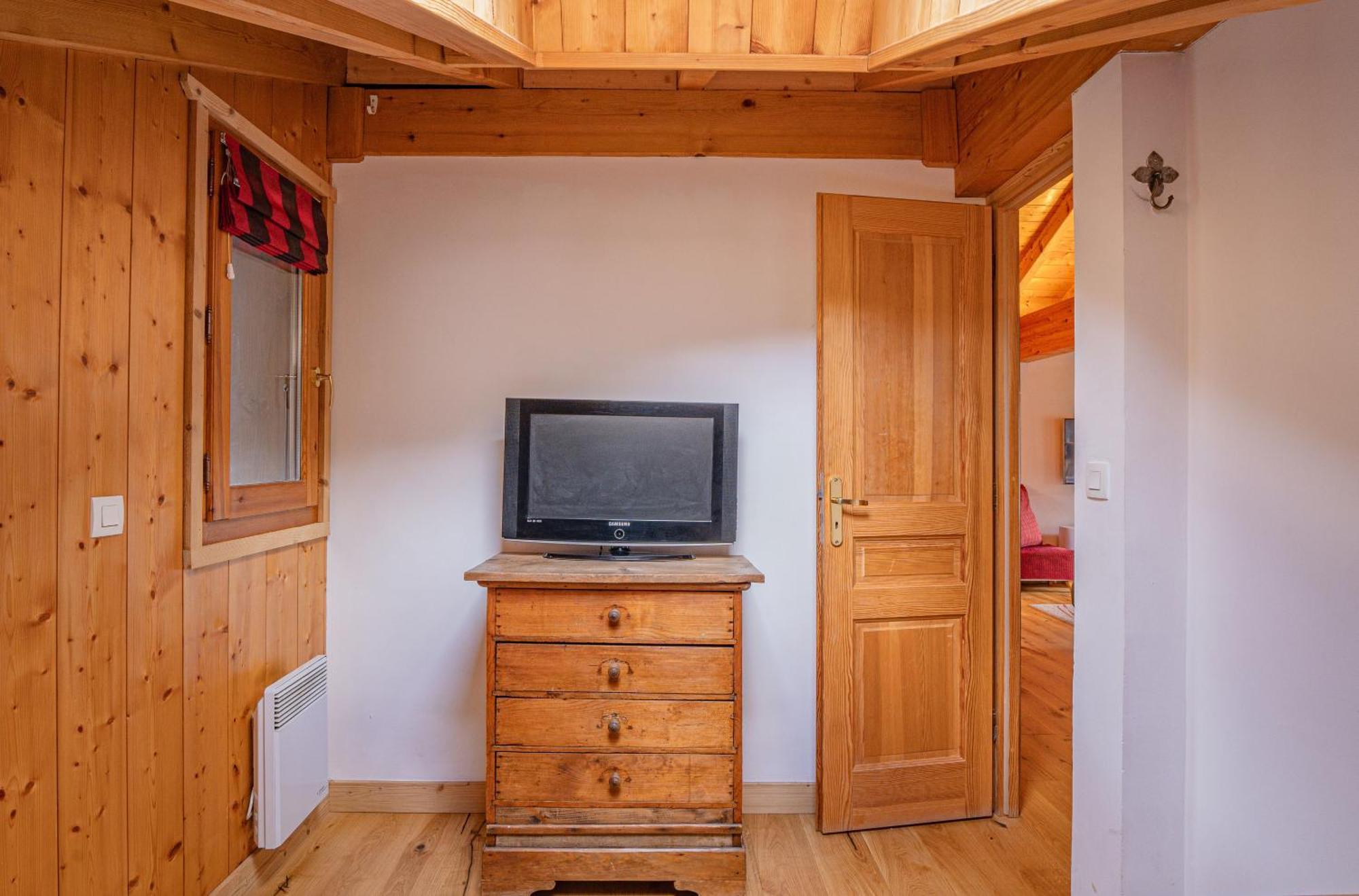 Apartment Capucin - A 3 Bedroom Chamonix Mountain Loft Экстерьер фото