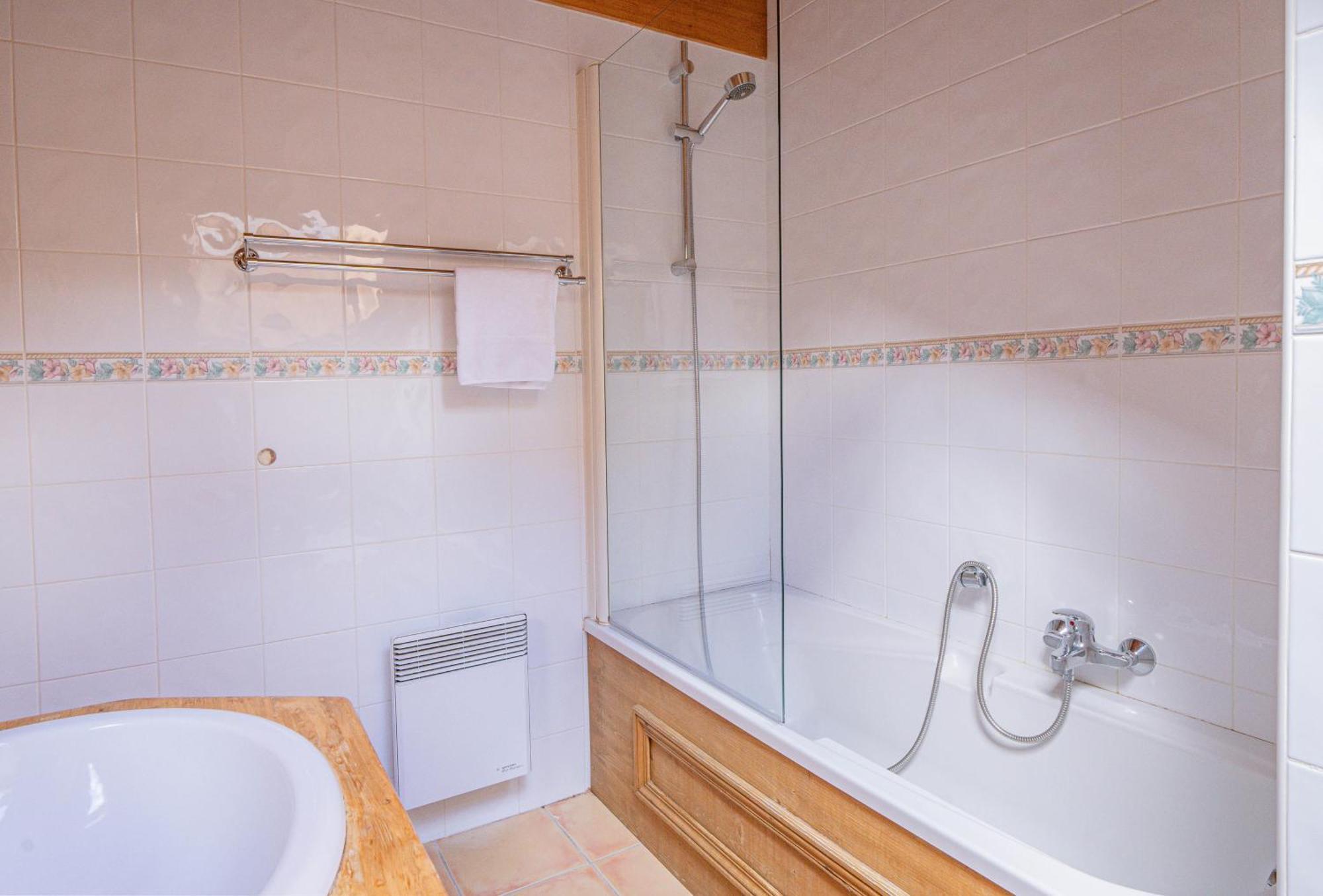 Apartment Capucin - A 3 Bedroom Chamonix Mountain Loft Экстерьер фото
