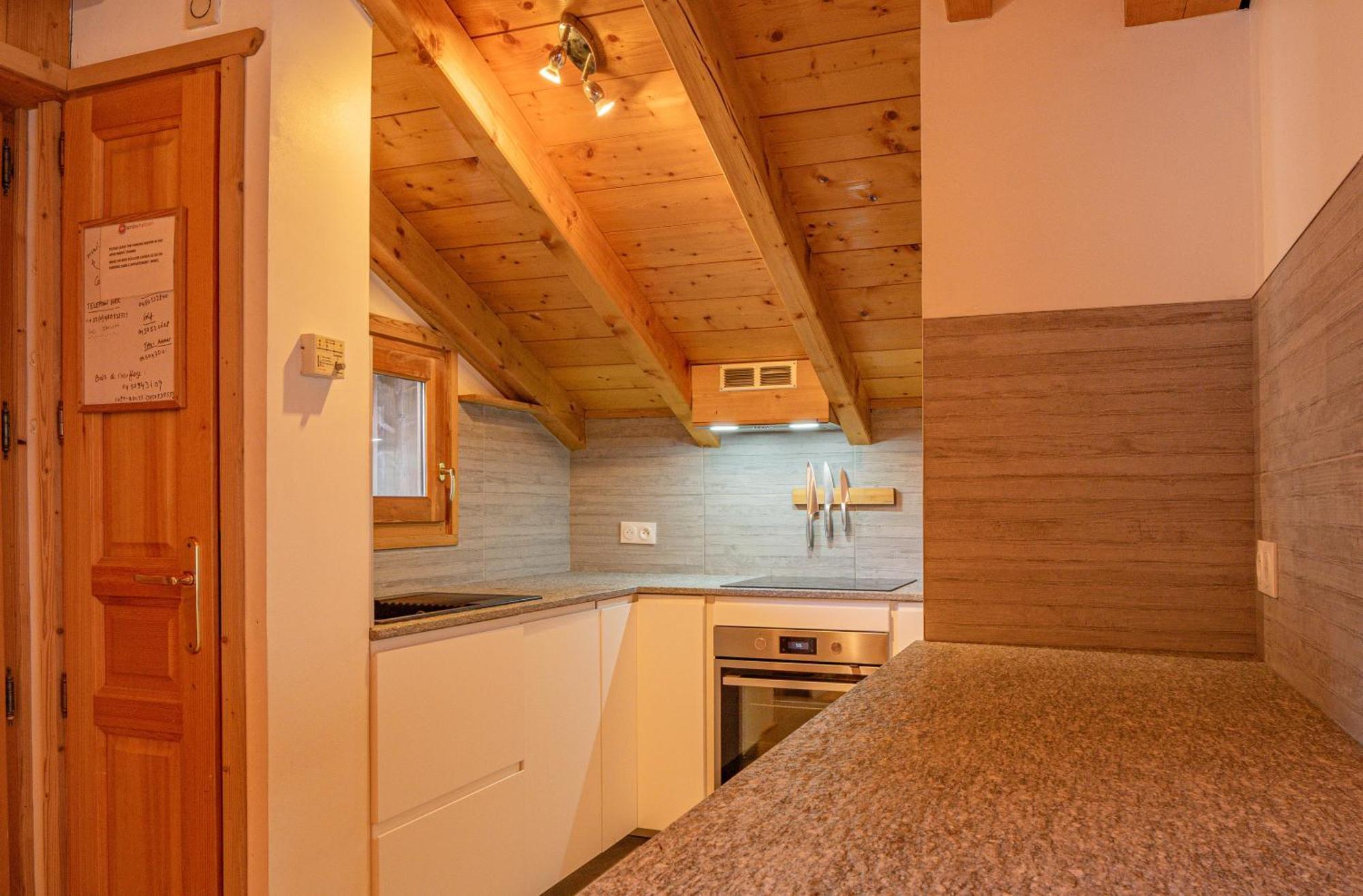Apartment Capucin - A 3 Bedroom Chamonix Mountain Loft Экстерьер фото