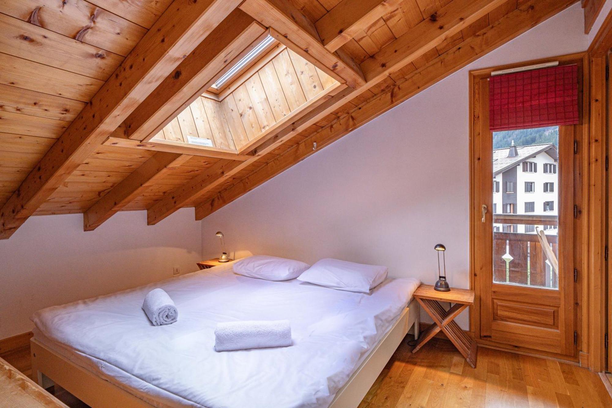 Apartment Capucin - A 3 Bedroom Chamonix Mountain Loft Экстерьер фото