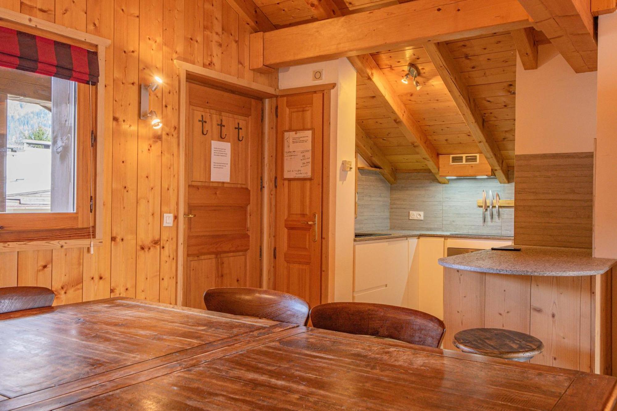 Apartment Capucin - A 3 Bedroom Chamonix Mountain Loft Экстерьер фото