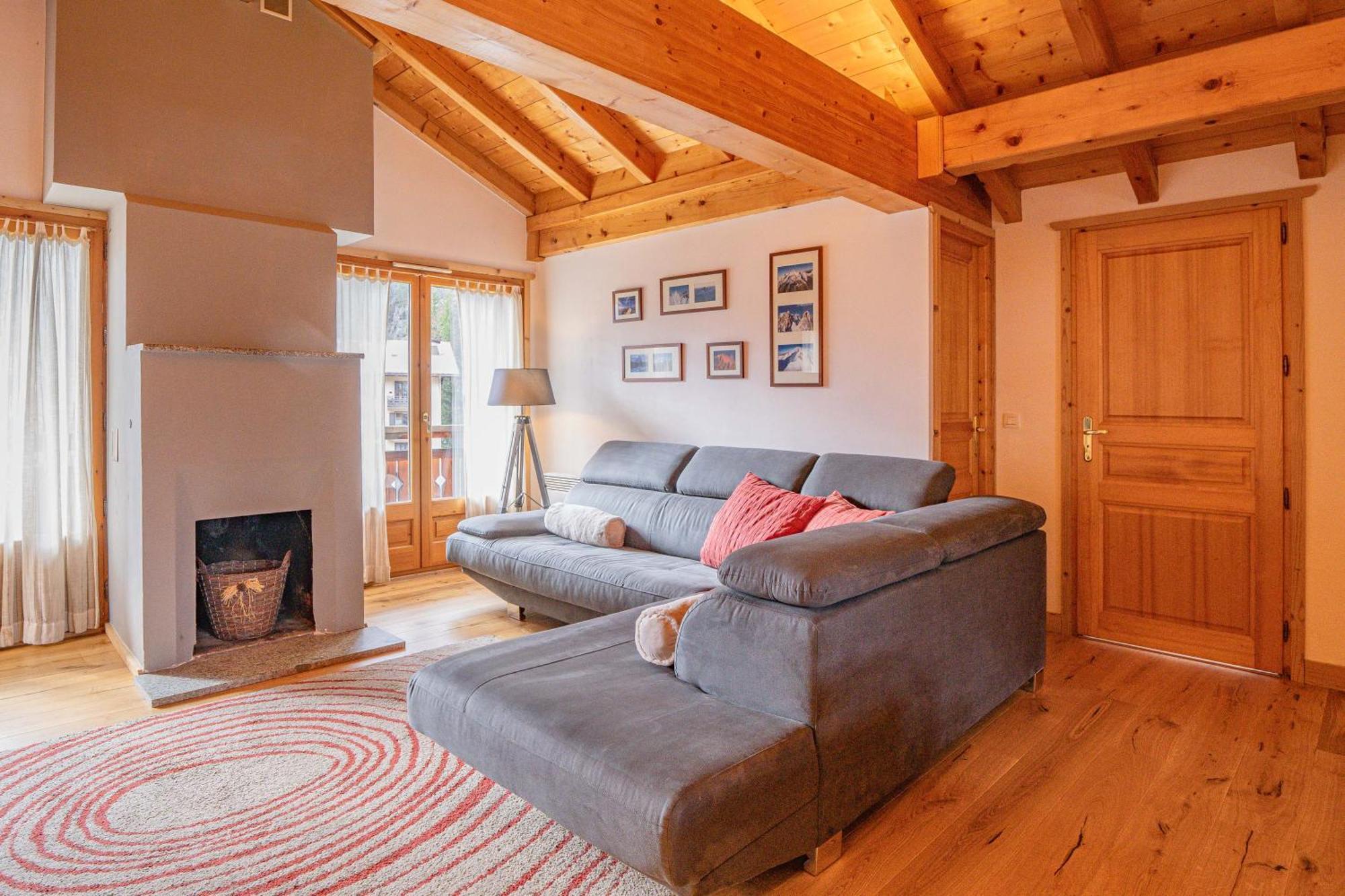 Apartment Capucin - A 3 Bedroom Chamonix Mountain Loft Экстерьер фото