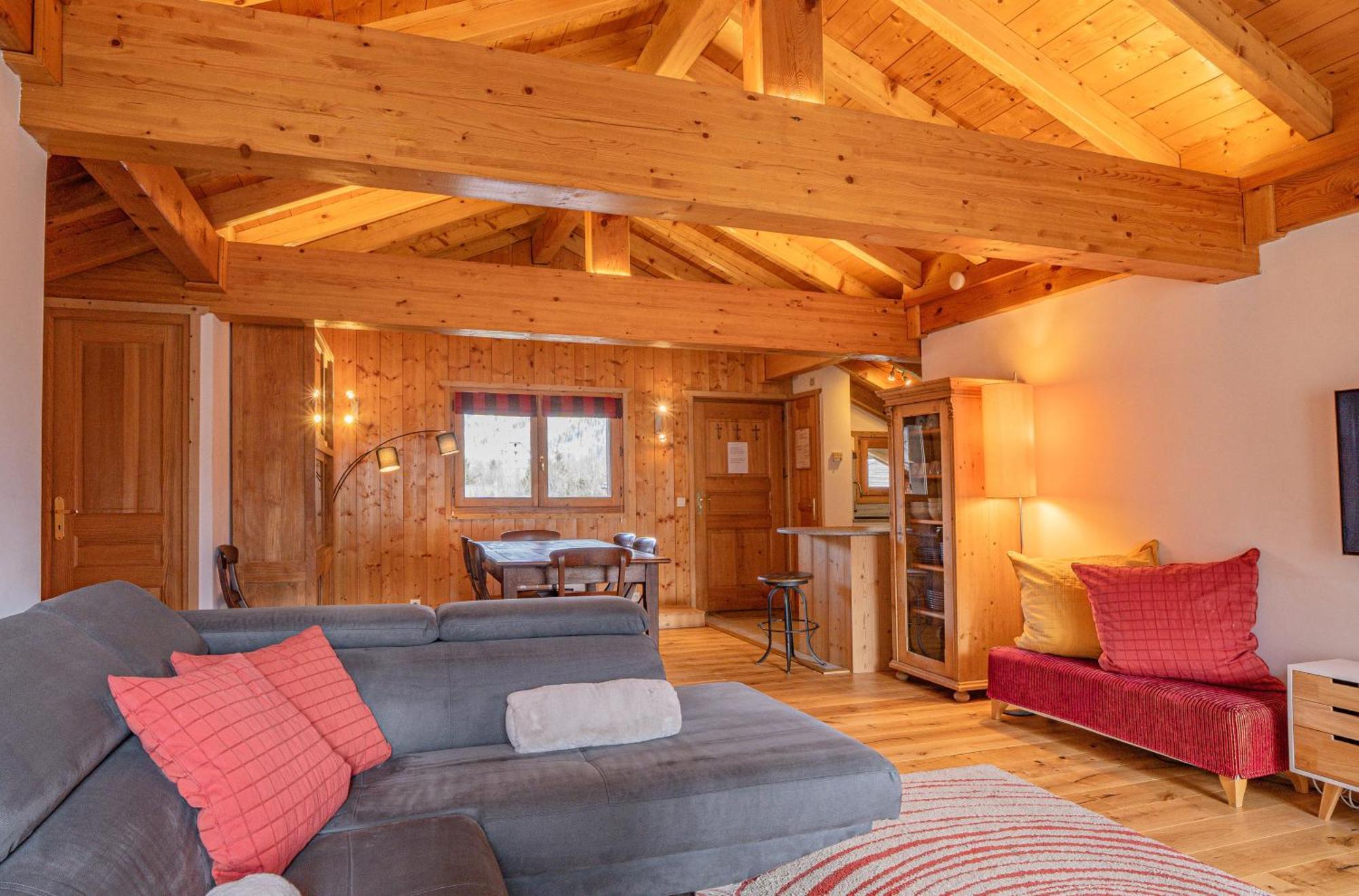 Apartment Capucin - A 3 Bedroom Chamonix Mountain Loft Экстерьер фото