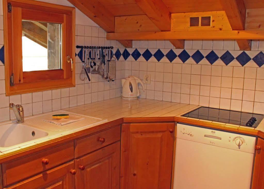 Apartment Capucin - A 3 Bedroom Chamonix Mountain Loft Экстерьер фото