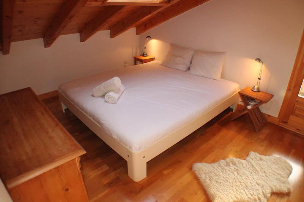 Apartment Capucin - A 3 Bedroom Chamonix Mountain Loft Экстерьер фото